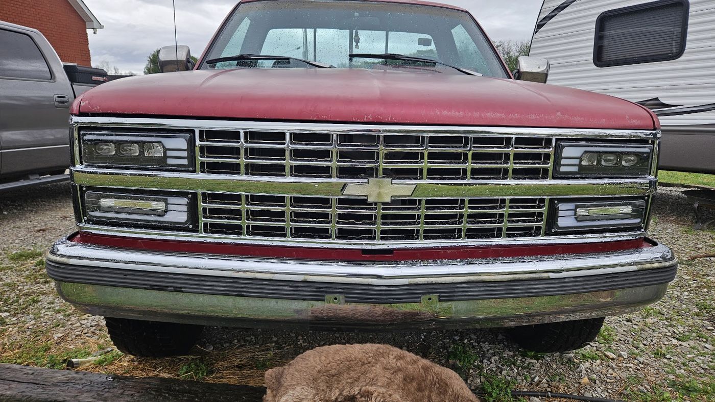 Front view of a 1991 Chevrolet Silverado pickup
